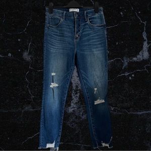 Abrecrombie Jeans Size 6 / 28” Extra Short